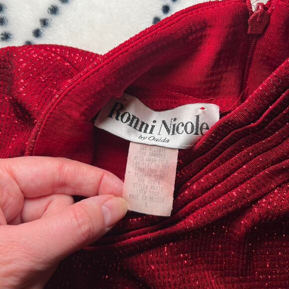 Vintage glittery red mock turtleneck - Picture 2 of 3